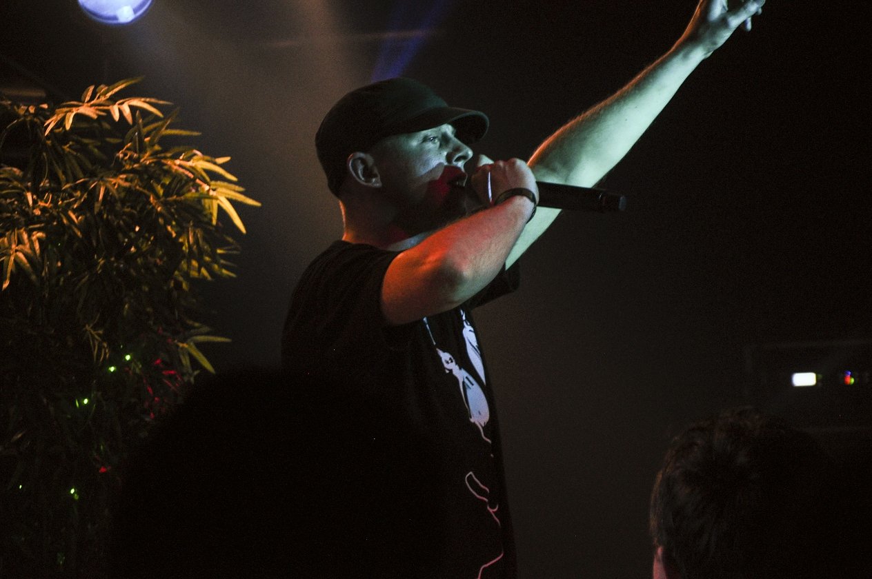 Cr7z – Der ult7maltive An7malist des Deutsch-Raps präsentiert seine neue Platte live in Köln. – Hands up!