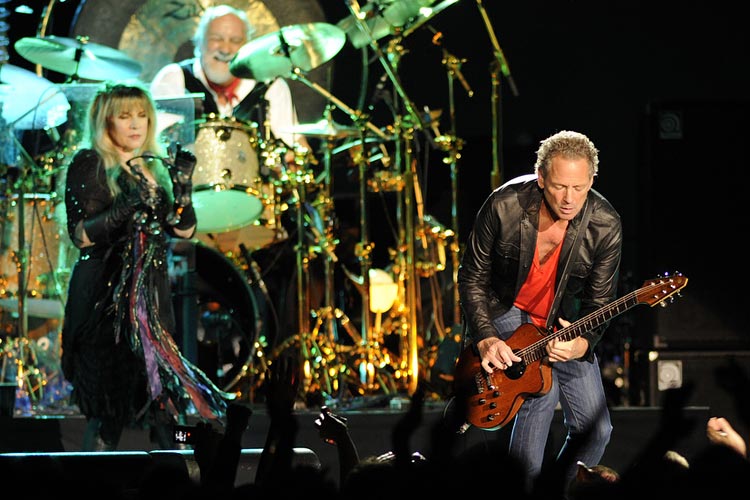 Die Westcoast-Rocker in Oberhausen: Fleetwood Mac live – Lindsay Buckingham ist um direkten Kontakt ...