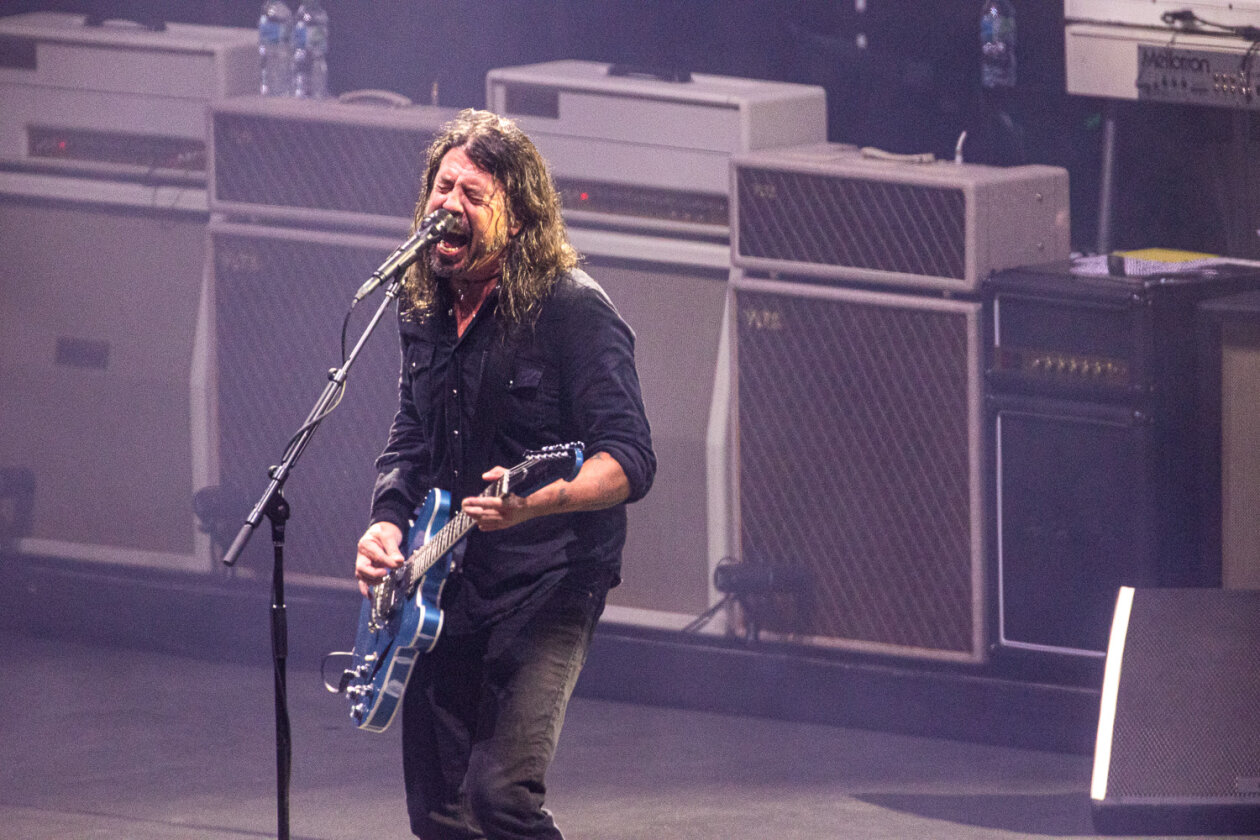Dave Grohl und Co. als Headliner mit dem neuen Drummer Josh Freese. – Foo Fighters.