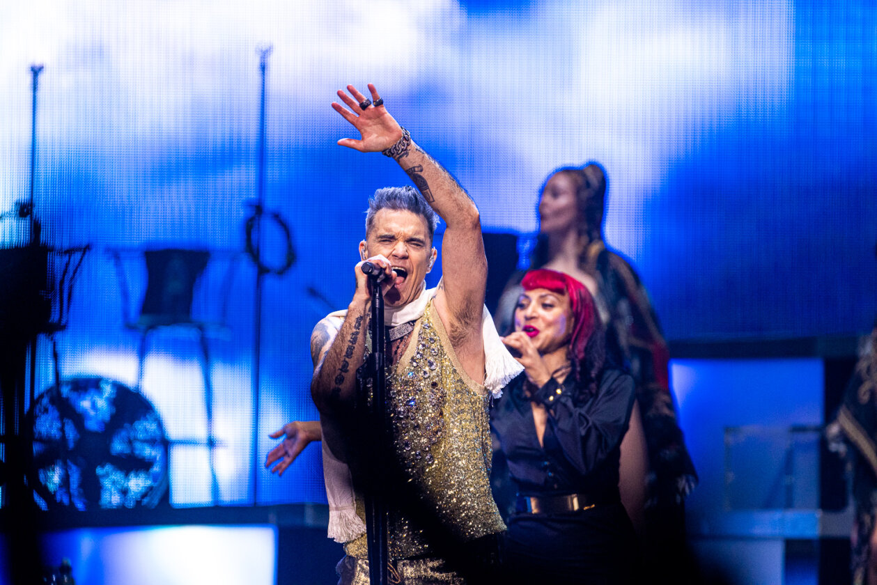 Pop-Spektakel in der Hauptstadt: Der britische Popstar begeistert seine Fans. – Robbie Williams.