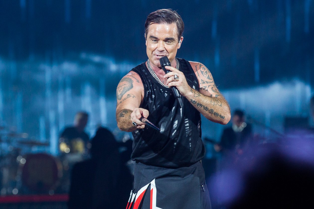 Weit über 40.000 wollten den britischen Popstar auf der Bühne erleben. – Robbie Williams.