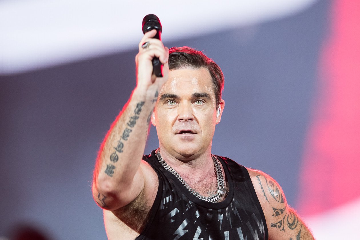 Robbie Williams – Weit über 40.000 wollten den britischen Popstar auf der Bühne erleben. – ... in Düsseldorf.