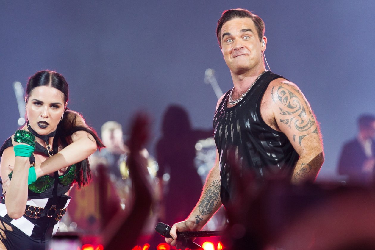 Robbie Williams – Weit über 40.000 wollten den britischen Popstar auf der Bühne erleben. – What's up?