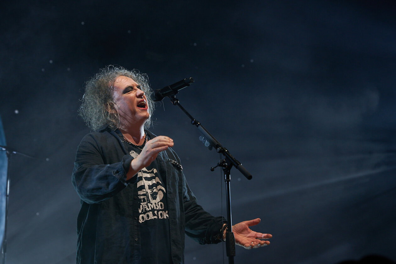 The Cure – Gut gelaunt auf Europa-Tour: Robert Smith und Band spielen ein mit Hits und Fanfavs gespicktes Set. – Robert Smith.