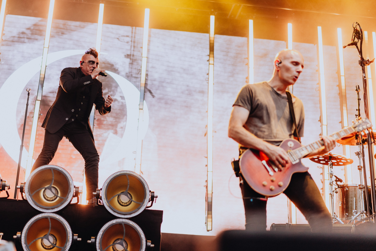 Maynard James Keenan, Billy Howerdel und Co. mit Josh Freese an den Drums. – A Perfect Circle.