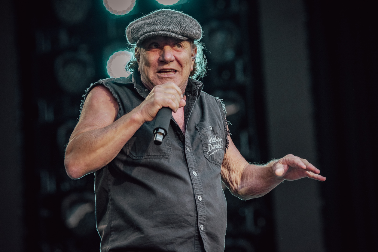 AC/DC – Brian Johnson.