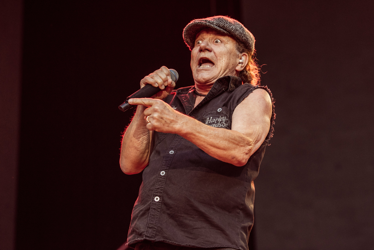 AC/DC – Brian Johnson.