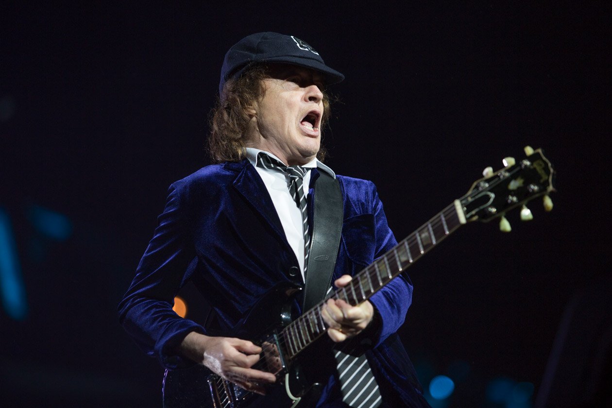 AC/DC – Angus beim vorerst letzten Europakonzert der "Rock Or Bust"-Tour.