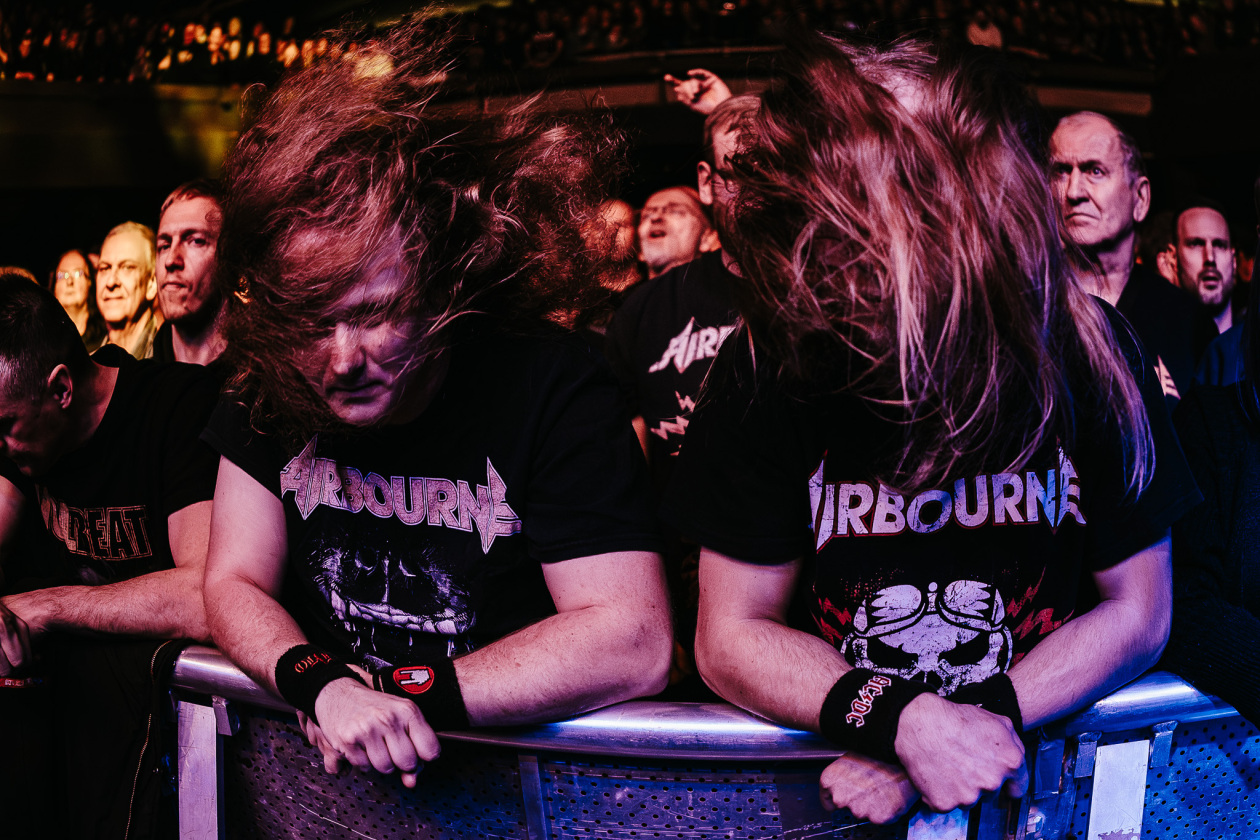 Airbourne – Hardrock Halleluja aus Down Under: Die O'Keeffe-Brüder und Band rocken die Hauptstadt. – Fans.