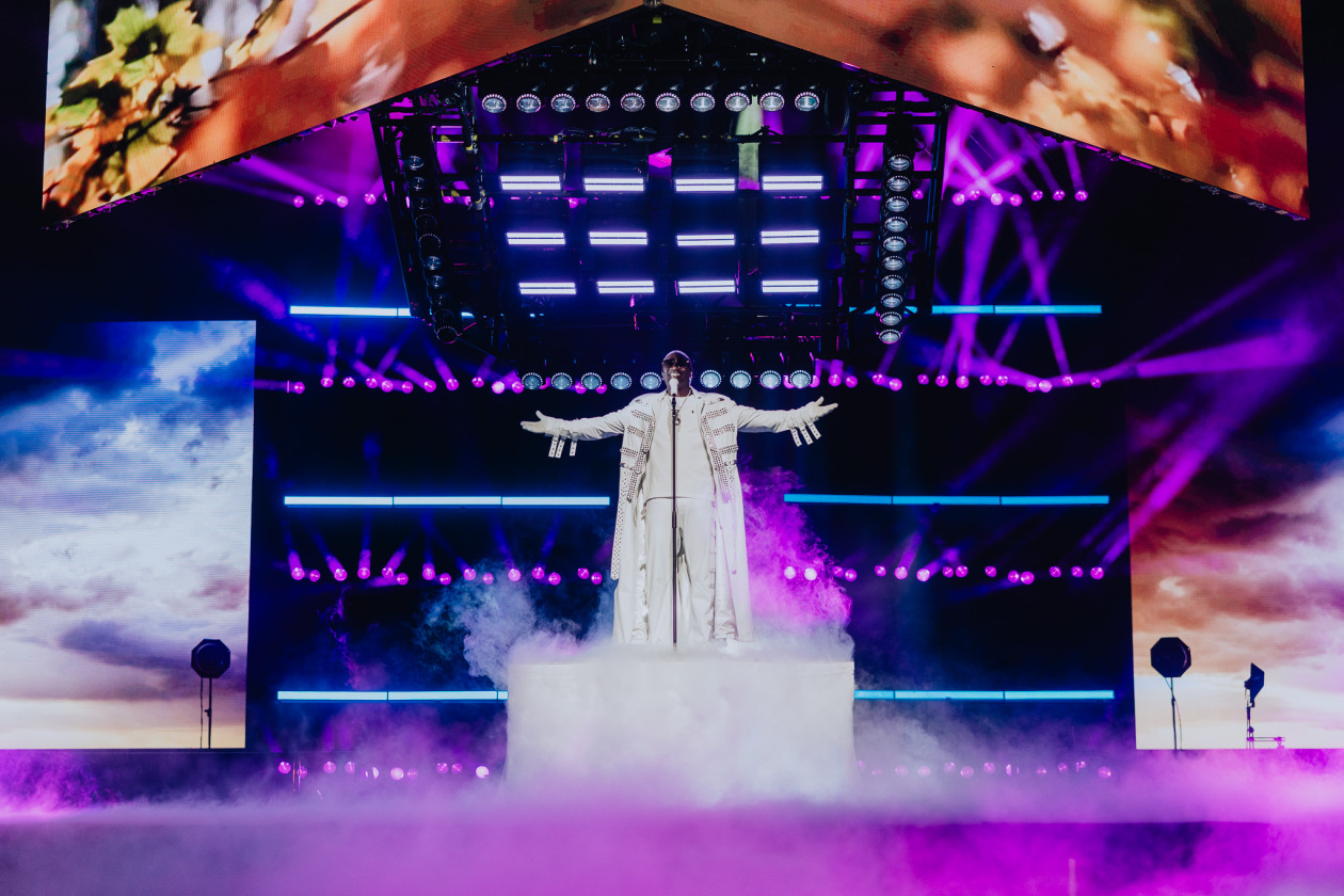 Im R'n'B-Doppel mit Ne-Yo auf Tournee. – Akon.
