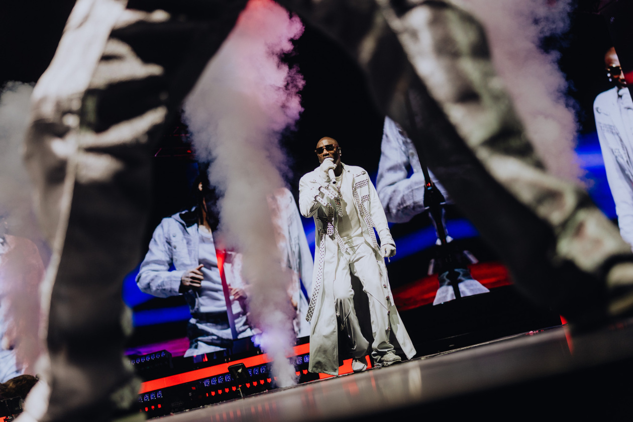 Im R'n'B-Doppel mit Ne-Yo auf Tournee. – Akon.
