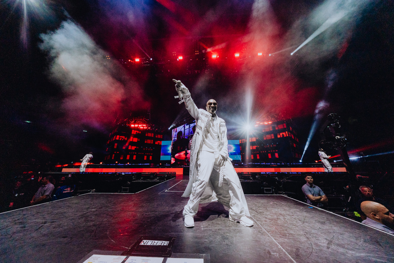 Im R'n'B-Doppel mit Ne-Yo auf Tournee. – Akon.