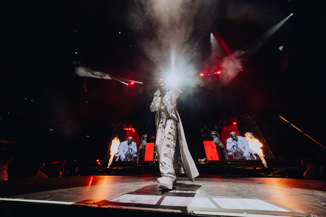 Im R'n'B-Doppel mit Ne-Yo auf Tournee. – Akon.