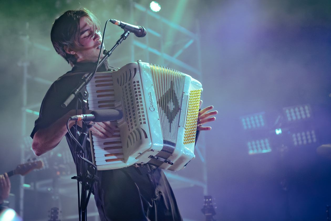 Der amerikanische Indie-Liebling vor ausverkauftem Haus. – Alex G.