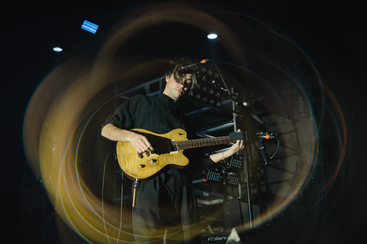 Der amerikanische Indie-Liebling vor ausverkauftem Haus. – Alex G.