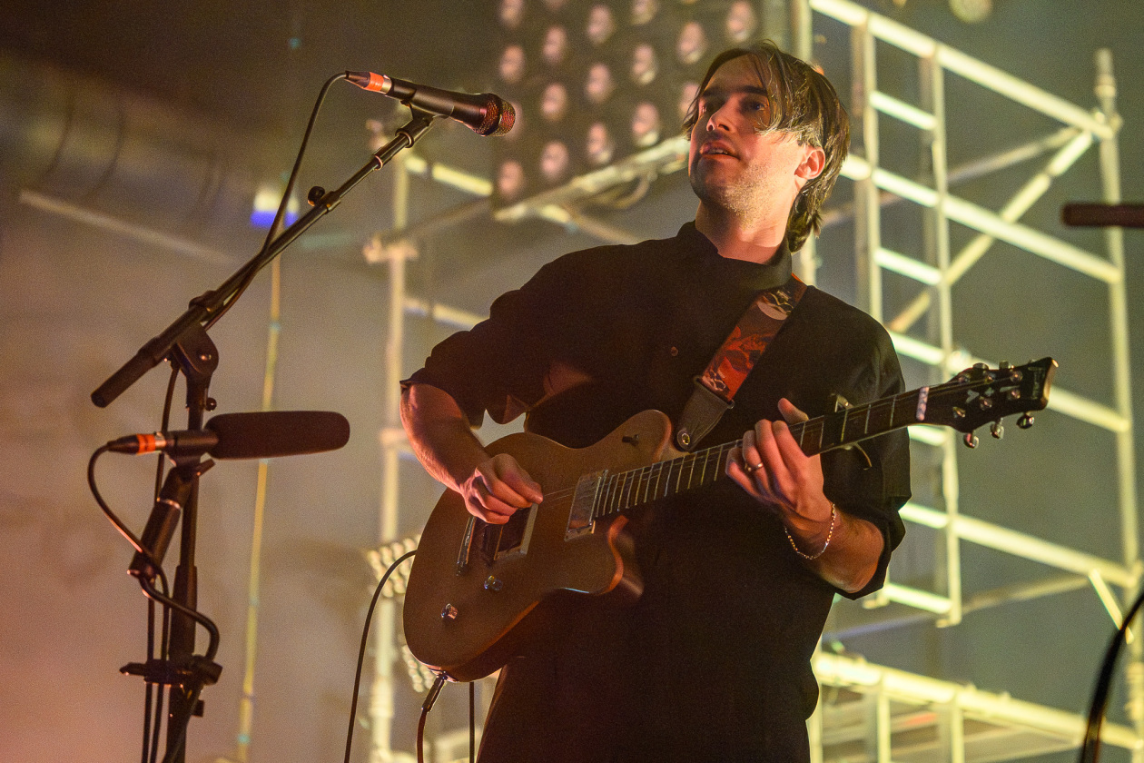 Der amerikanische Indie-Liebling vor ausverkauftem Haus. – Alex G.