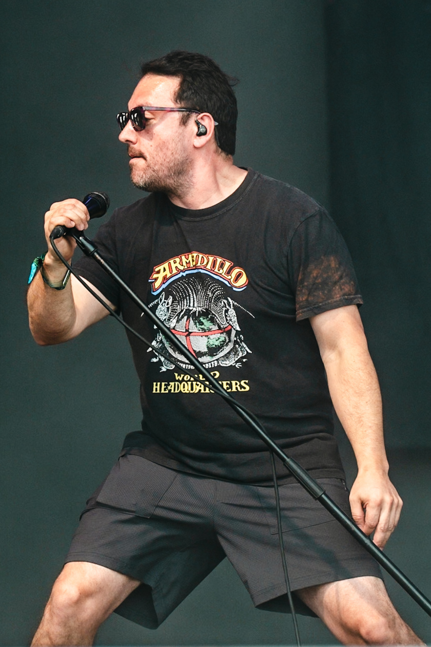 Nostalgie pur, dafür kurzweilig und spielfreudig: Die Amerikaner setzten selbst die müdesten Katerbeine in Bewegung. – Alien Ant Farm.