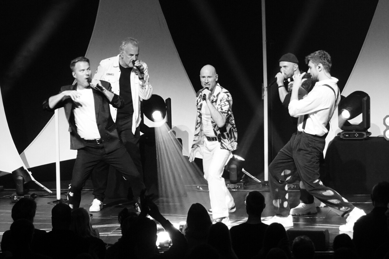 Die A-cappella-Pop-Gruppe auf großer  "Mehr! – Live"  durch Deutschland. – Alte Bekannte.