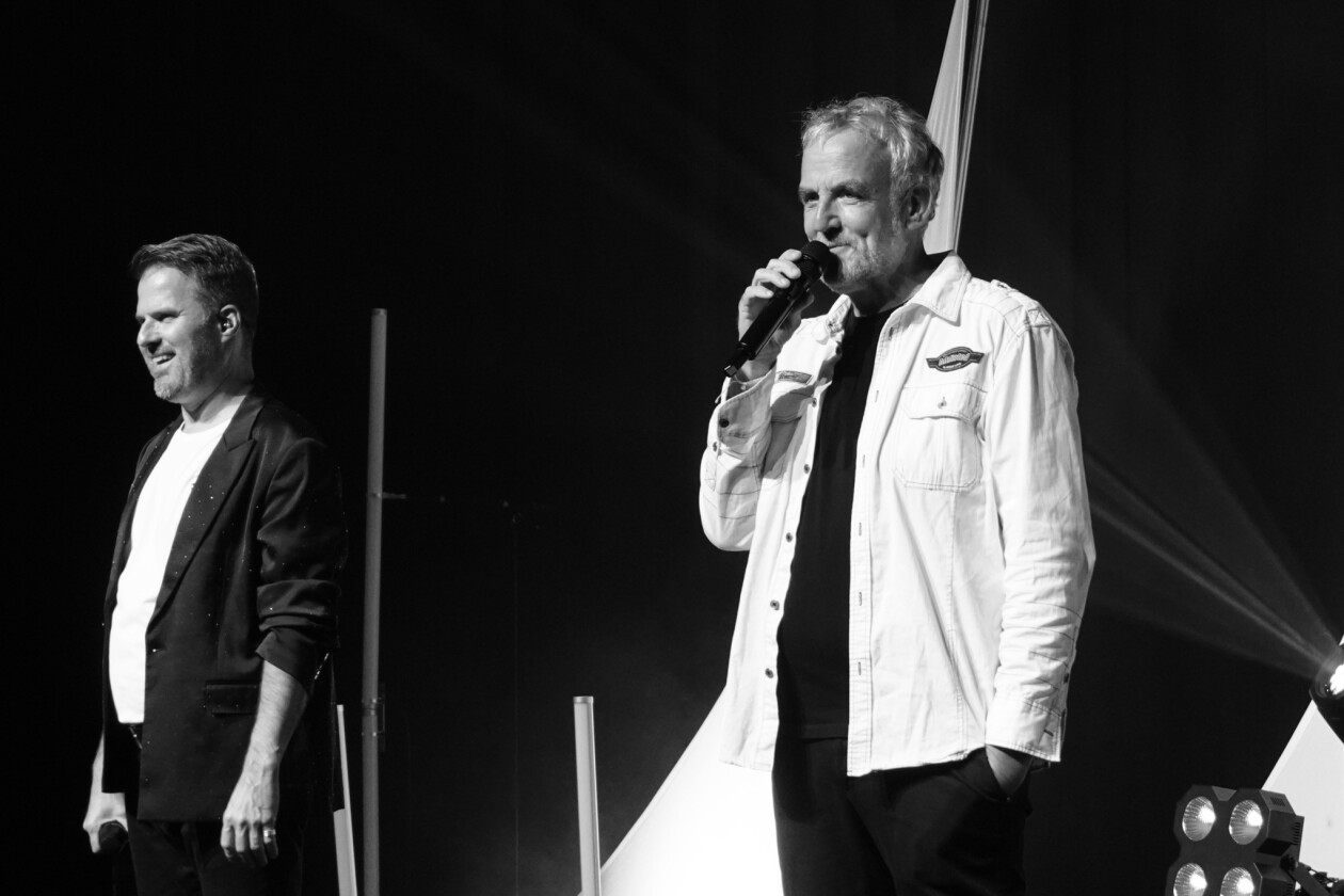 Die A-cappella-Pop-Gruppe auf großer  "Mehr! – Live"  durch Deutschland. – Alte Bekannte.