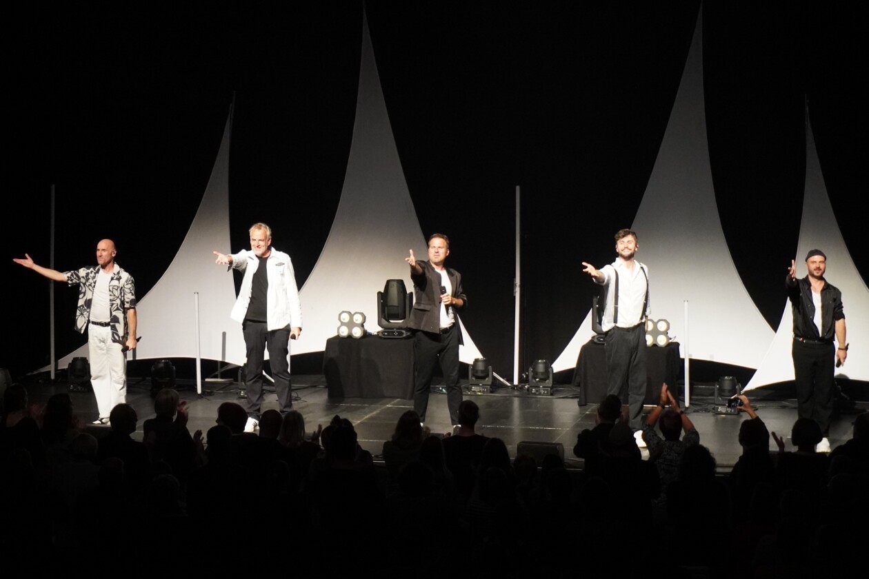 Die A-cappella-Pop-Gruppe auf großer  "Mehr! – Live"  durch Deutschland. – Alte Bekannte.