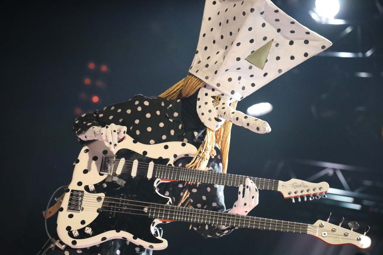 Angine De Poitrine – Vor 1.300 Menschen treten die kanadischen Math-Rocker in der ausverkauften Live Music Hall in Kön auf. – Angine de Poitrine