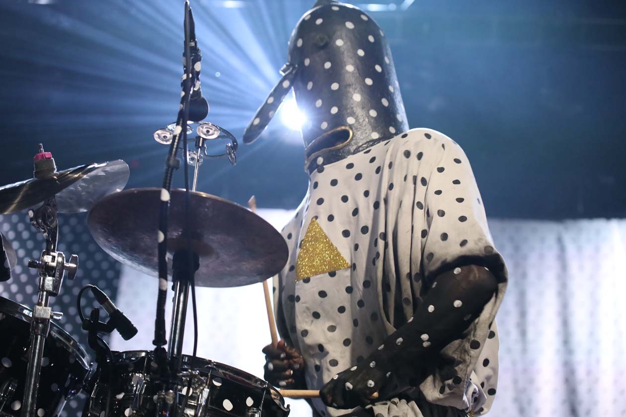 Angine De Poitrine – Vor 1.300 Menschen treten die kanadischen Math-Rocker in der ausverkauften Live Music Hall in Kön auf. – Immer eine Nasenlange weiter: Klek, Angine de Poitrine