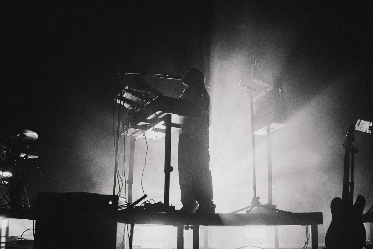 Anna von Hausswolff – Großer Pop, der sich vor offenen Mündern aufbaut: Die Schwedin performt ihr Album "Iconoclasts". – Anna Von Hausswolff.