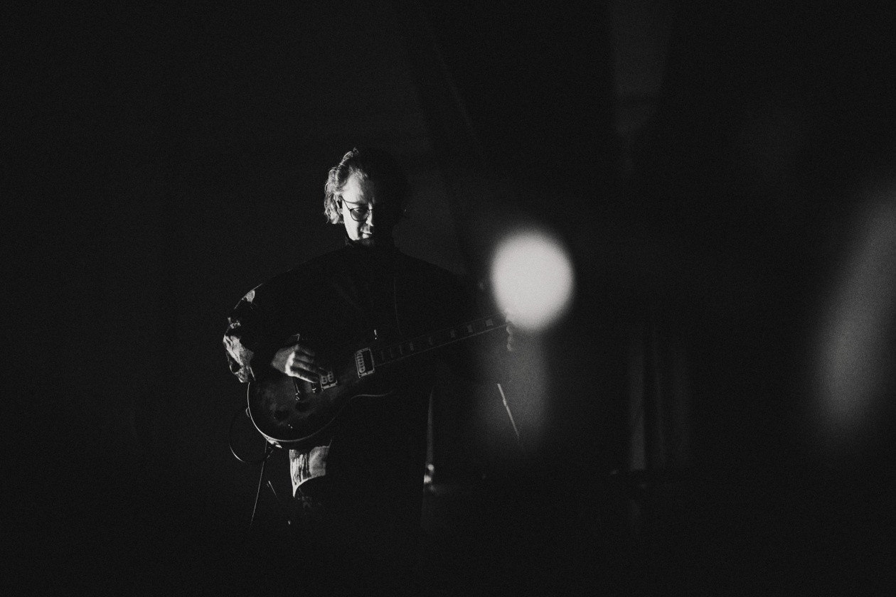 Anna von Hausswolff – Großer Pop, der sich vor offenen Mündern aufbaut: Die Schwedin performt ihr Album "Iconoclasts". – Karl Vento.