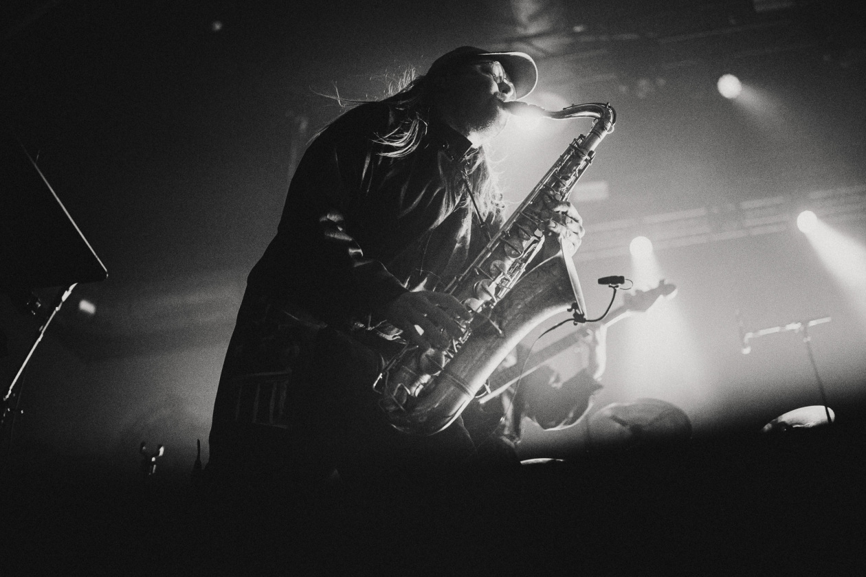 Anna von Hausswolff – Großer Pop, der sich vor offenen Mündern aufbaut: Die Schwedin performt ihr Album "Iconoclasts". – Otis Sandsjö.