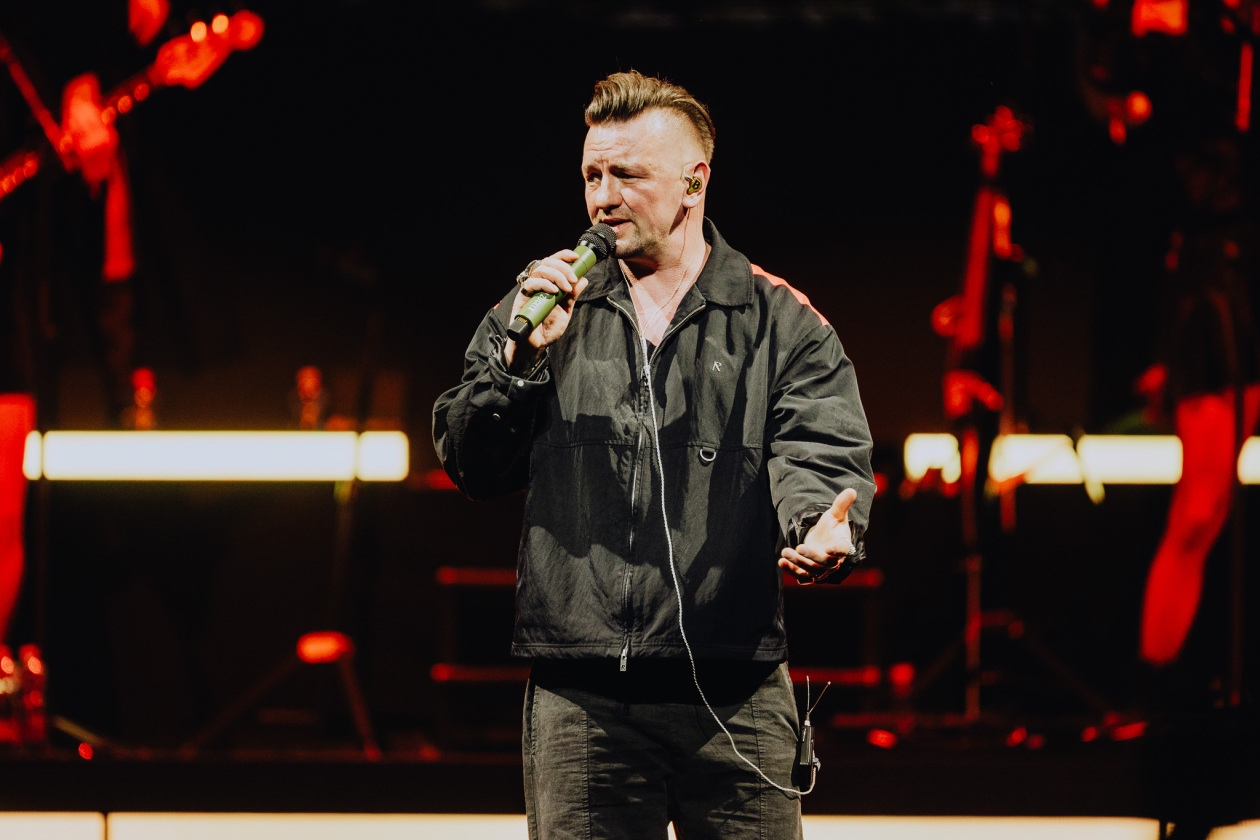 Der Schlagerstar aus Ueckermünde auf "Kämpferherz – Arenatour". – Ben Zucker.