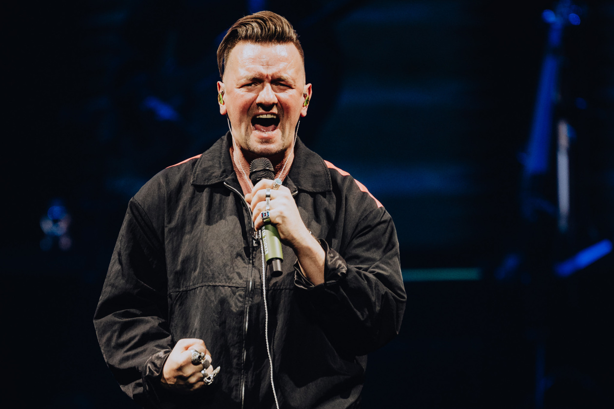 Der Schlagerstar aus Ueckermünde auf "Kämpferherz – Arenatour". – Ben Zucker.