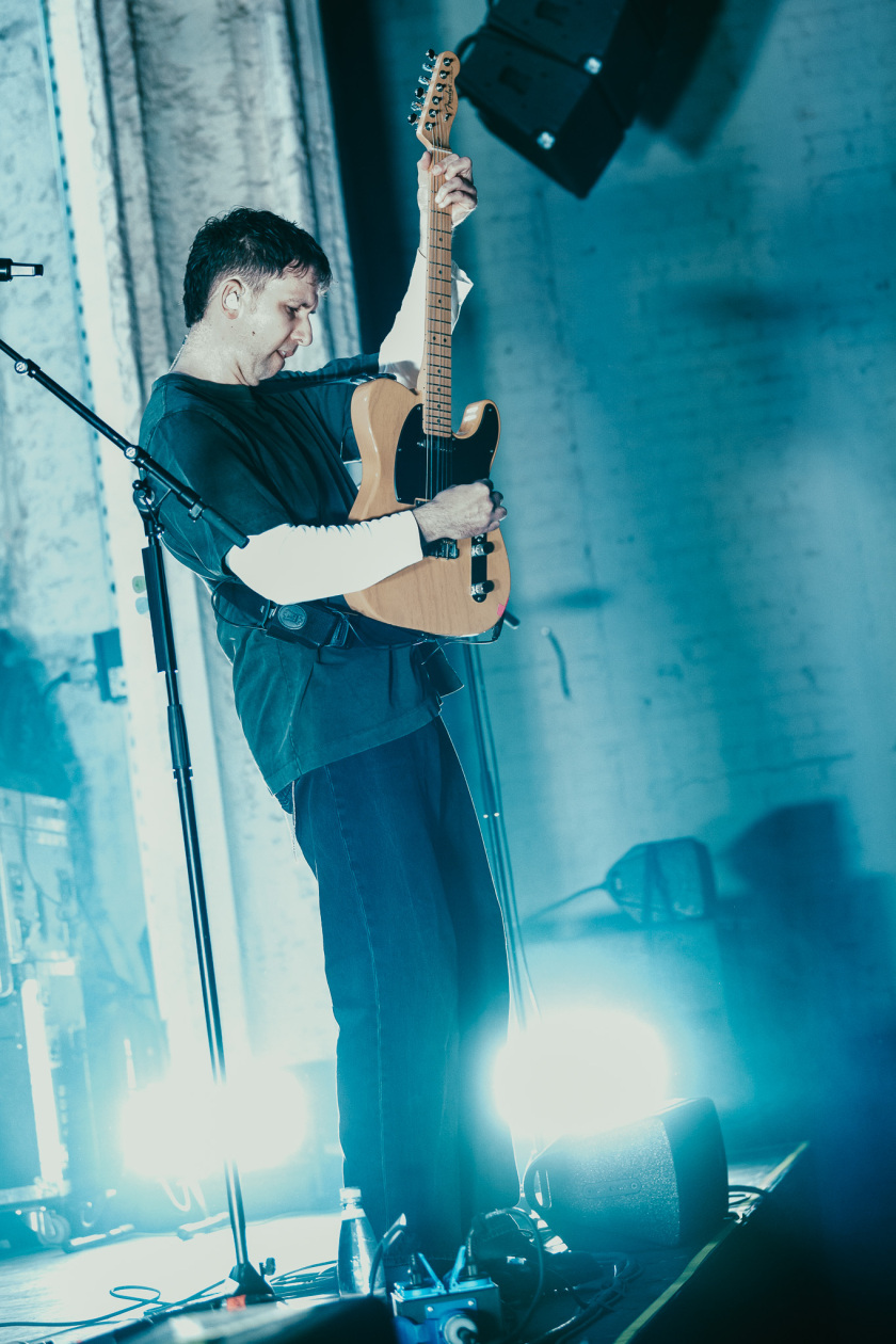 Mit Tiefgang ins Indieversum: der Thüringer mit Band live. – Betterov.