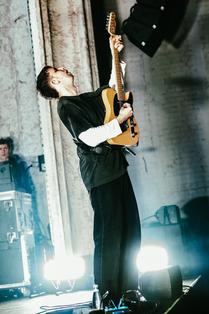 Mit Tiefgang ins Indieversum: der Thüringer mit Band live. – Betterov.