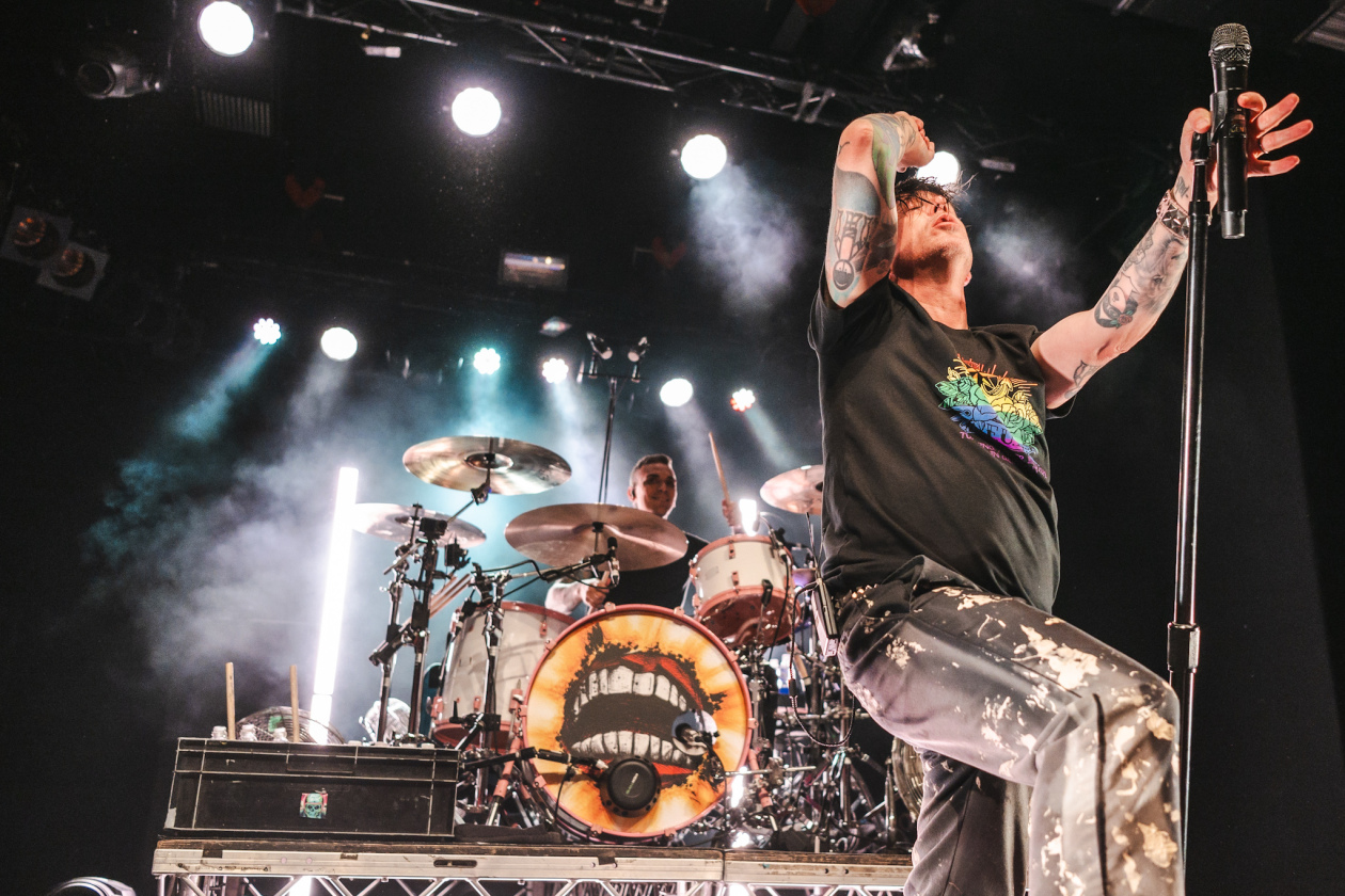 80 Minuten totale Euphorie im kleinen Rahmen: Die Kanadier auf "Billy Talent II"-Jubiläumstour. – Billy Talent.