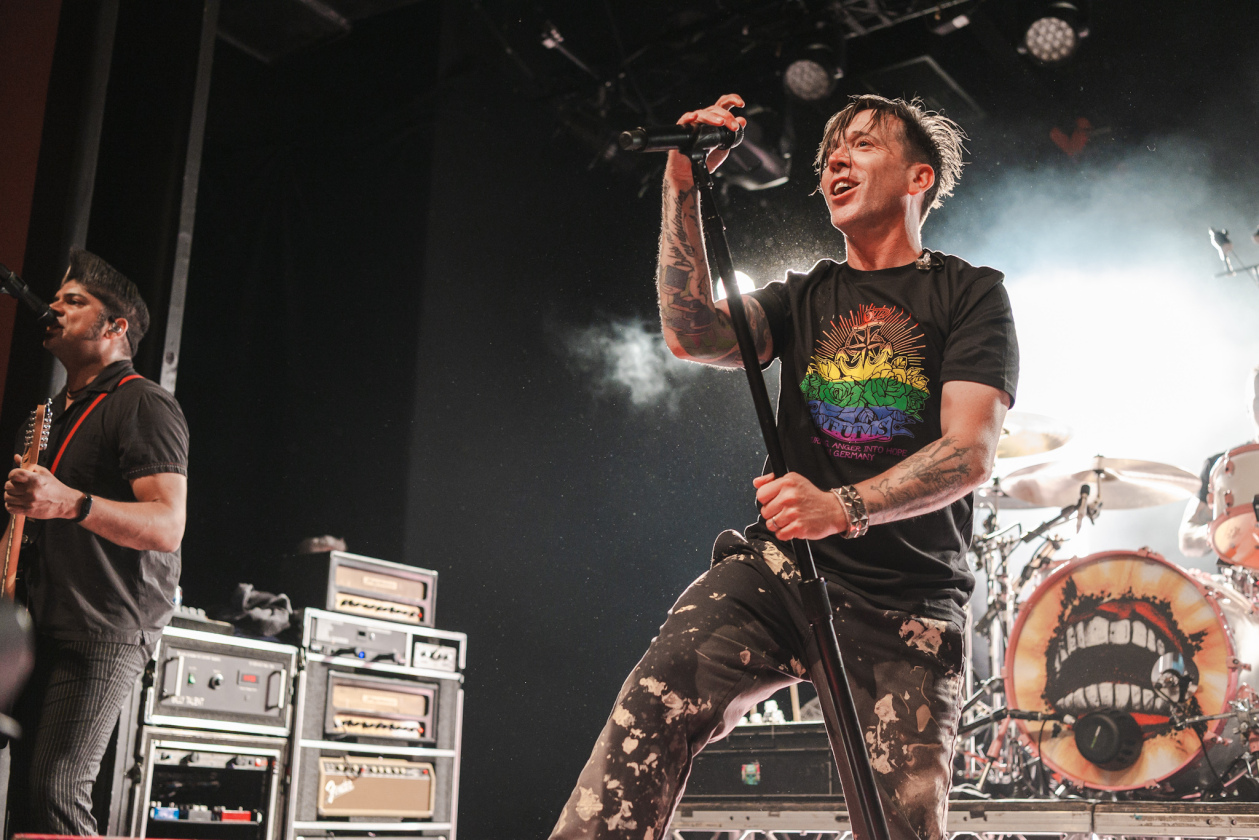 80 Minuten totale Euphorie im kleinen Rahmen: Die Kanadier auf "Billy Talent II"-Jubiläumstour. – Billy Talent.