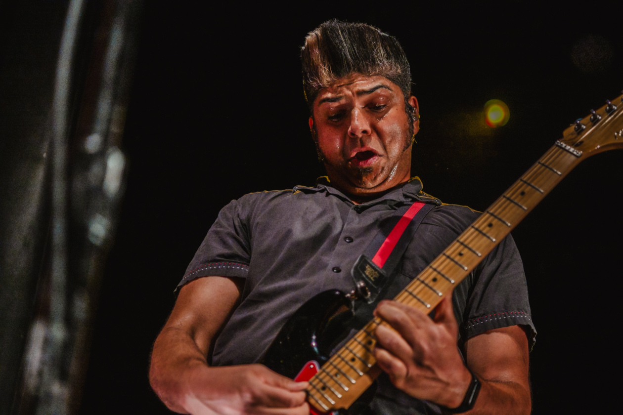 80 Minuten totale Euphorie im kleinen Rahmen: Die Kanadier auf "Billy Talent II"-Jubiläumstour. – Ian D'Sa.