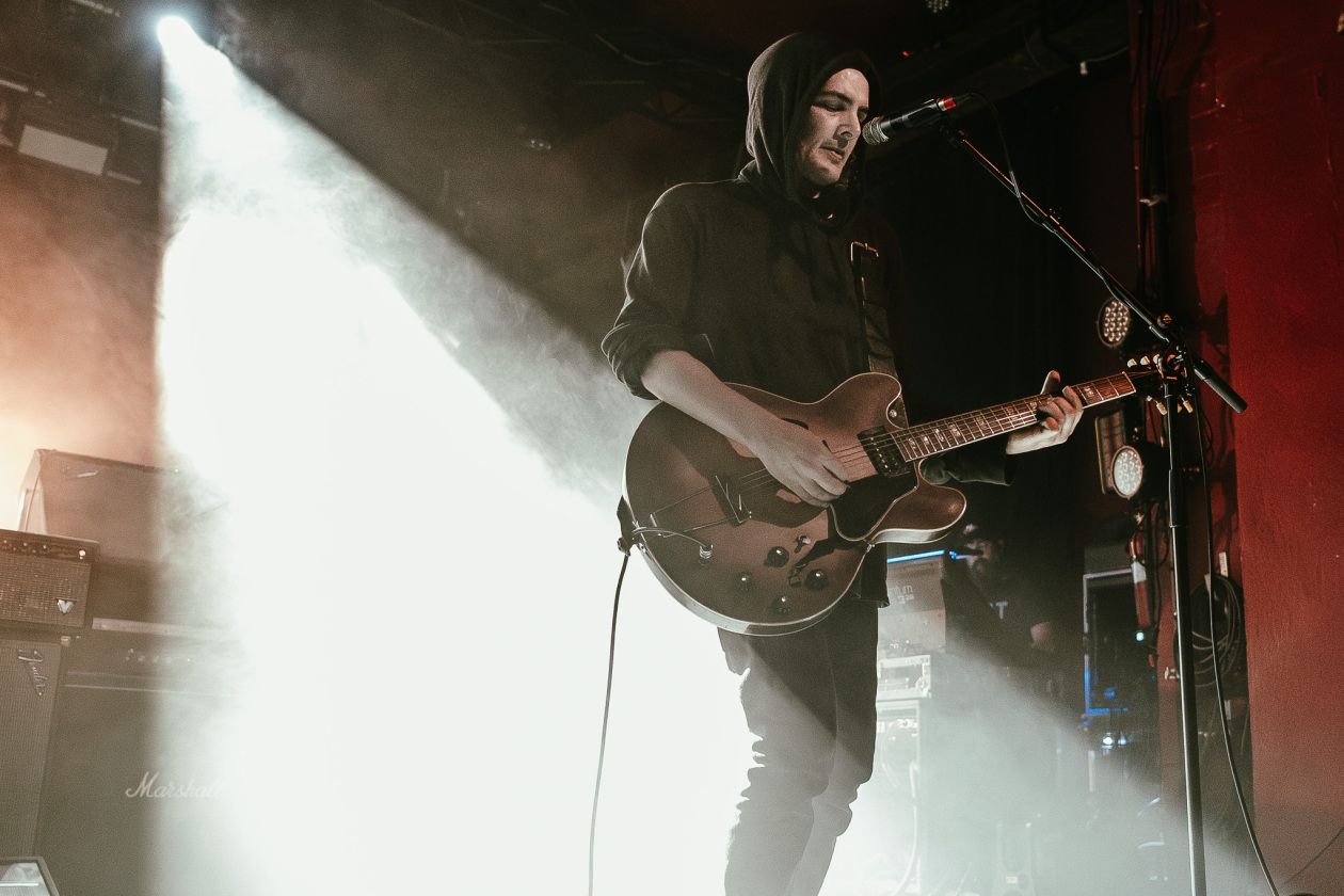 Black Rebel Motorcycle Club – Since 1998: Dunst und Darkness aus San Francisco. – Robert Levon Been.