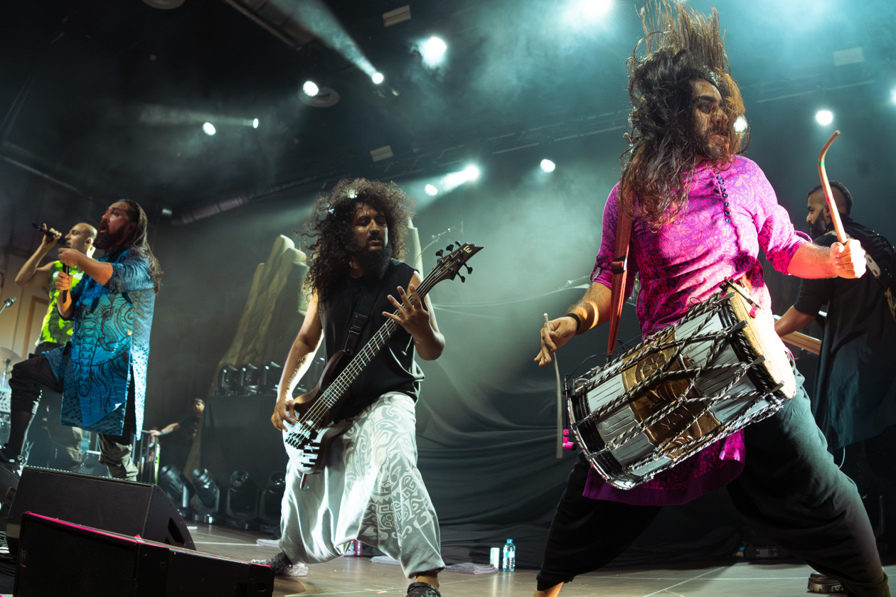 Die Metal-Shootingstars aus Indien live. – Bloodywood.