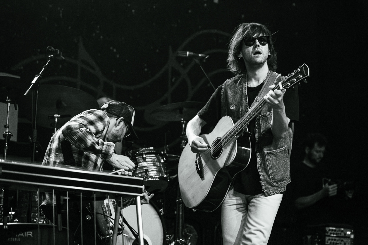 Viel Emotion und Weltschmerz: Conor Oberst und Band verzücken ihre Fans. – Bright Eyes.