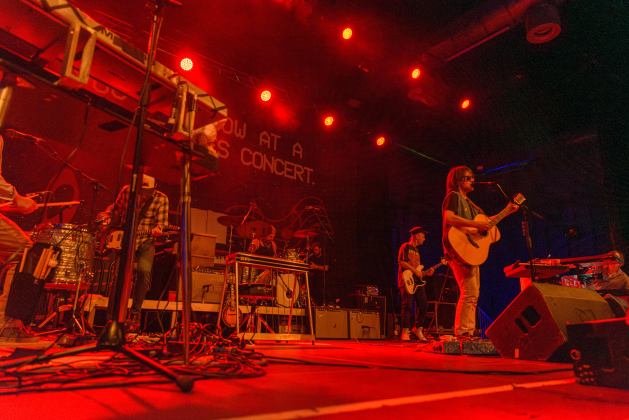 Viel Emotion und Weltschmerz: Conor Oberst und Band verzücken ihre Fans. – Bright Eyes.