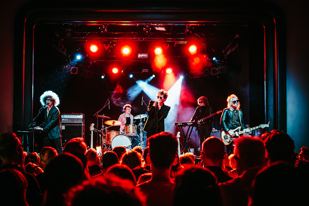 Die Indie-Shootingstars aus Chicago auf Deutschlandtour. – Brigitte Calls Me Baby.