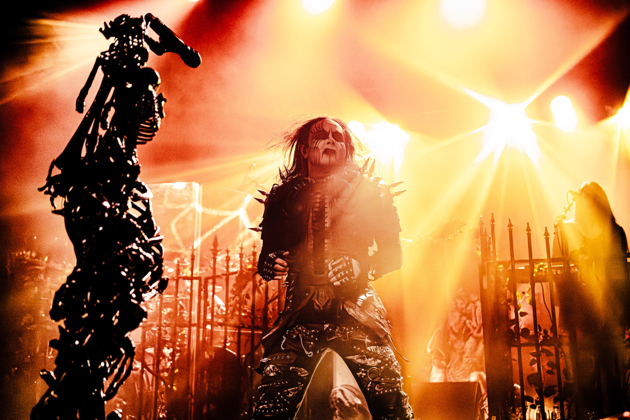 Schwärzer geht es kaum: Dani Filth und Band. – Cradle Of Filth.
