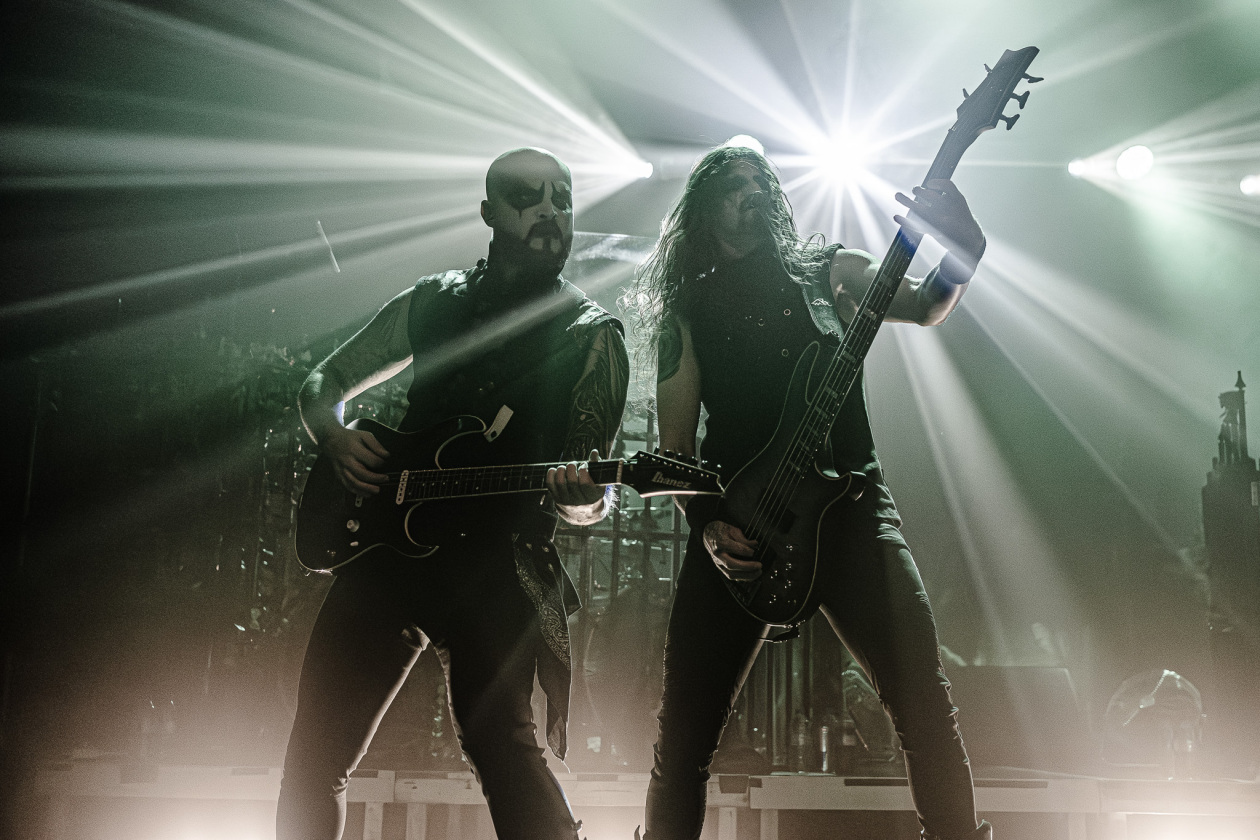 Schwärzer geht es kaum: Dani Filth und Band. – Cradle Of Filth