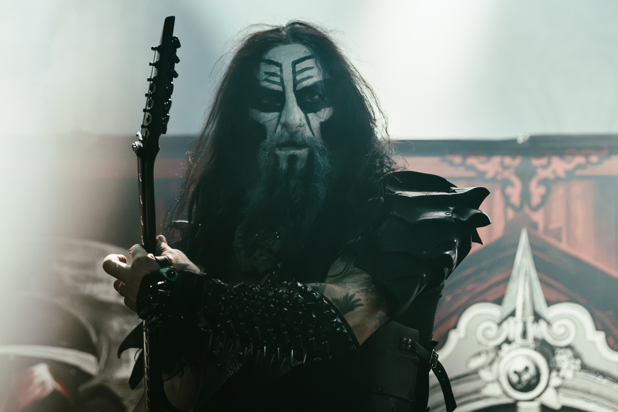 Die schwedische Band unterwegs mit Dimmu Borgir und Behemoth. – Dark Funeral.
