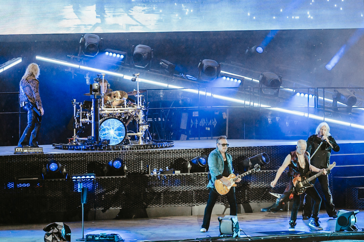 Die Amerikaner traten zum ersten Mal in ihrer seit Jahrzehnten andauernden Karriere in Wacken auf. – Def Leppard.