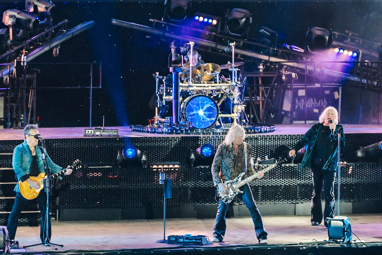 Die Amerikaner traten zum ersten Mal in ihrer seit Jahrzehnten andauernden Karriere in Wacken auf. – Def Leppard.