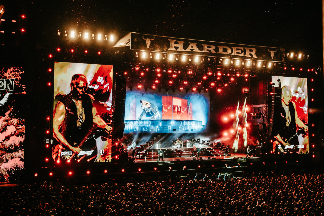 Die Amerikaner traten zum ersten Mal in ihrer seit Jahrzehnten andauernden Karriere in Wacken auf. – Def Leppard.