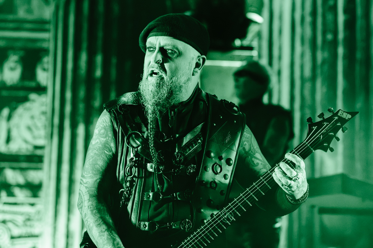 Die Norweger auf rabenschwarzer Tour mit Behemoth. – Dimmu Borgir.