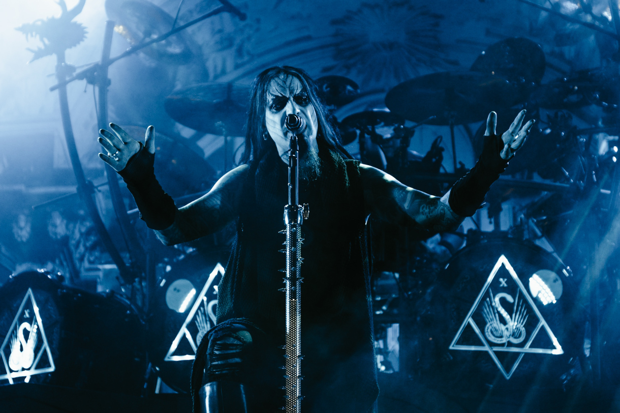 Die Norweger auf rabenschwarzer Tour mit Behemoth. – Dimmu Borgir.