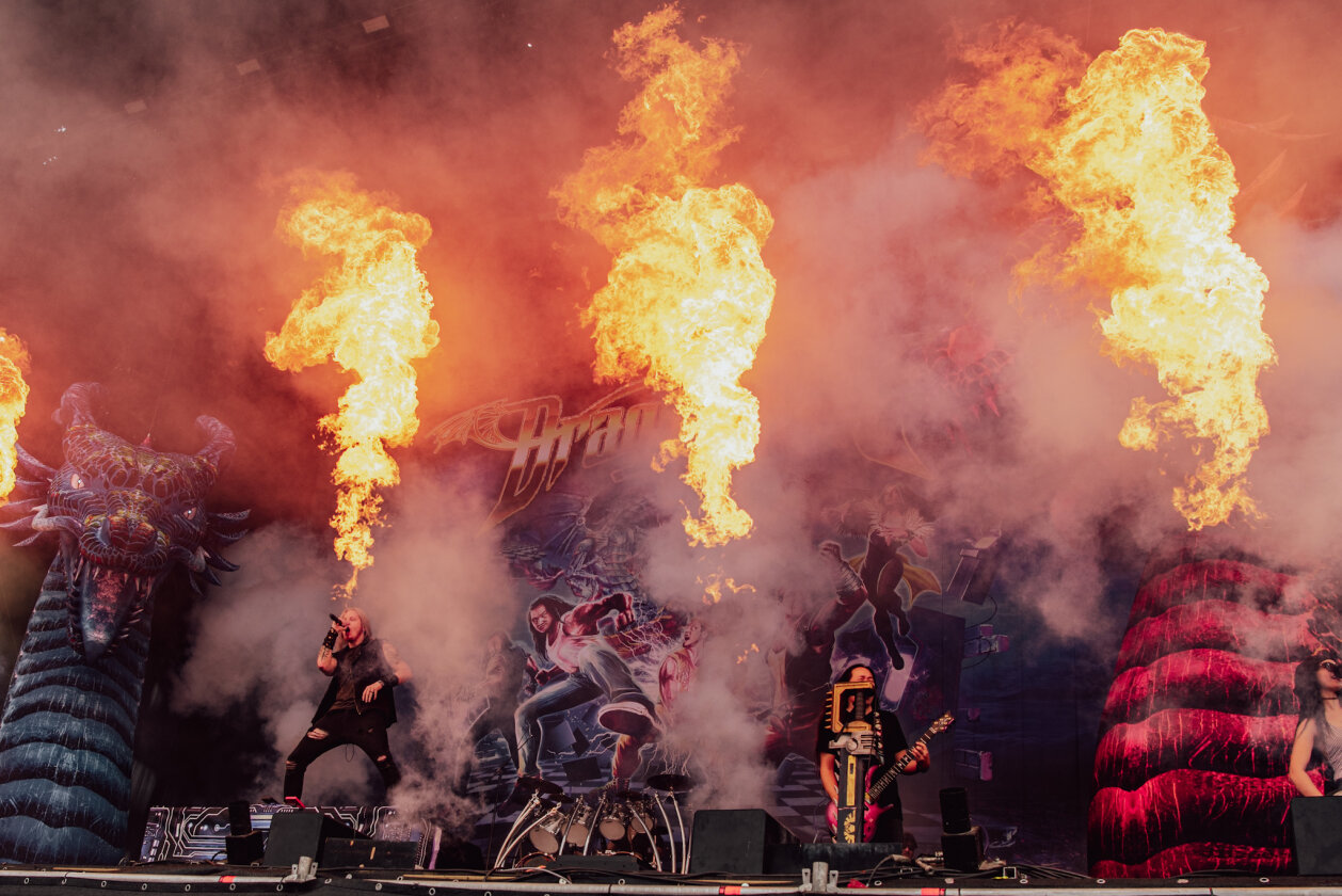 Schneller als ihre Schatten: die Extreme Power Metal-Truppe aus London auf dem Holy Ground. – DragonForce.